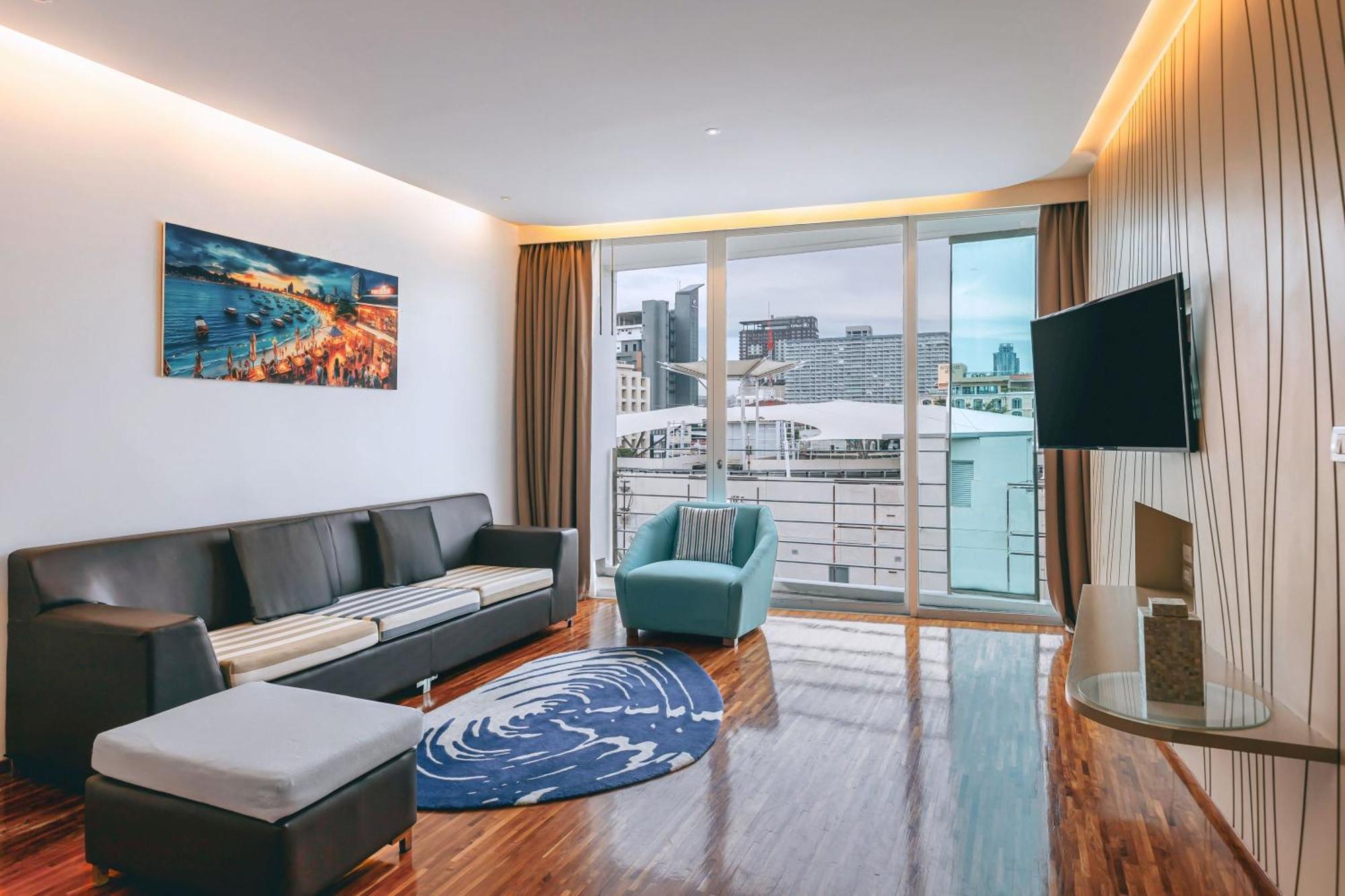 Hotel Baraquda Heeton Pattaya By Compass Hospitality Εξωτερικό φωτογραφία
